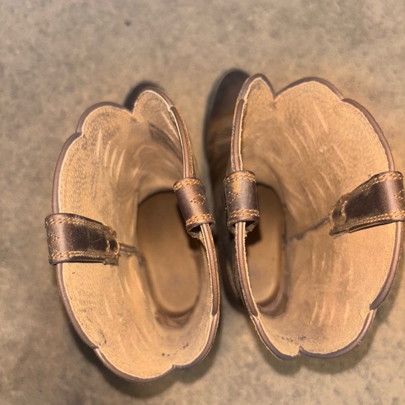 Ariat R toe Brown Boots - Picture 6 of 8